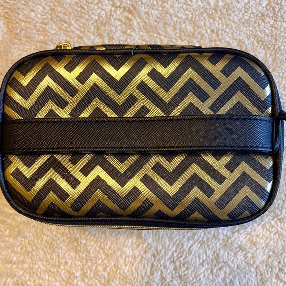 NWT Dabney Lee Designer Makeup or Travel Bag in Gold and Black. Chic design - Picture 4 of 9